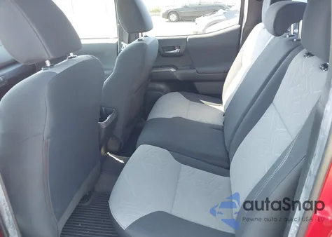 2022 Toyota Tacoma Trd Off Road z USA, uszkodzony, nr VIN 3TMCZ5AN8NM482764